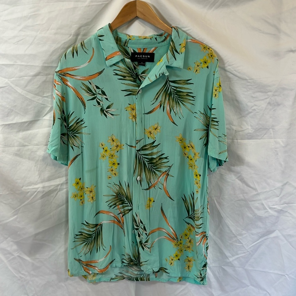 PacSun Hawaiin shirt